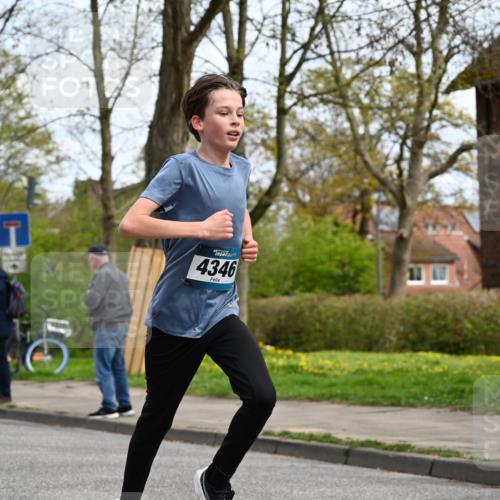 12.04.2026 - 45. Internationalen Wilhelmsburger Insellauf J. Mangold http://msf.ph/oto/9508363 12.04.2026 12:52:37 Ziel 4609, 5779, 4346, 5763, 2896, 5621, 4879, 4891, 5127, 2218, 4183, 3749, 3160 meine-sportfotos.de