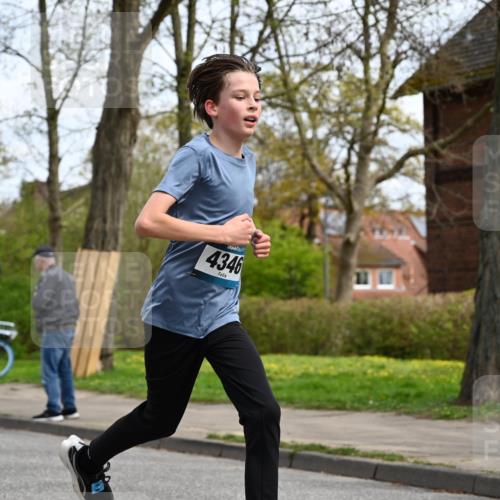 12.04.2026 - 45. Internationalen Wilhelmsburger Insellauf J. Mangold http://msf.ph/oto/9508364 12.04.2026 12:52:37 Ziel 4609, 5779, 4346, 5763, 2896, 5621, 4879, 4891, 5127, 2218, 4183, 3749, 3160 meine-sportfotos.de