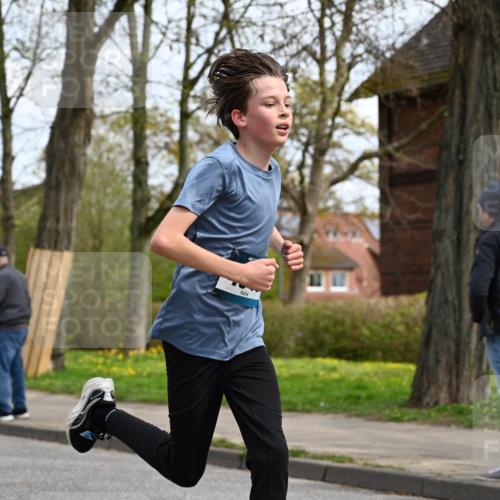 12.04.2026 - 45. Internationalen Wilhelmsburger Insellauf J. Mangold http://msf.ph/oto/9508365 12.04.2026 12:52:37 Ziel 4609, 5779, 4346, 5763, 2896, 5621, 4879, 4891, 5127, 2218, 4183, 3749, 3160 meine-sportfotos.de