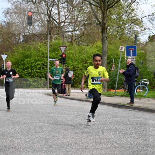 12.04.2026 - 45. Internationalen Wilhelmsburger Insellauf J. Mangold http://msf.ph/oto/9508371 12.04.2026 12:52:48 Ziel 4346, 5763, 2896, 5621, 4879, 4891, 5127, 5127, 2218, 4183, 3749, 3160, 5628, 5447, 5464, 5358 meine-sportfotos.de