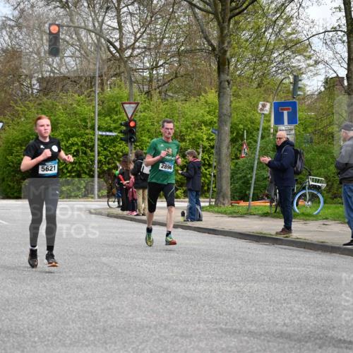 12.04.2026 - 45. Internationalen Wilhelmsburger Insellauf J. Mangold http://msf.ph/oto/9508381 12.04.2026 12:52:49 Ziel 4346, 5763, 2896, 5621, 4879, 4891, 5127, 2218, 4183, 3749, 3160, 5628, 5447, 5464, 5358 meine-sportfotos.de
