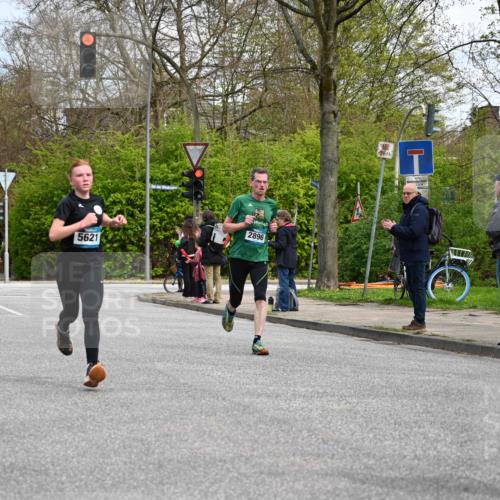 12.04.2026 - 45. Internationalen Wilhelmsburger Insellauf J. Mangold http://msf.ph/oto/9508382 12.04.2026 12:52:49 Ziel 4346, 5763, 2896, 5621, 4879, 4891, 5127, 2218, 4183, 3749, 3160, 5628, 5447, 5464, 5358 meine-sportfotos.de