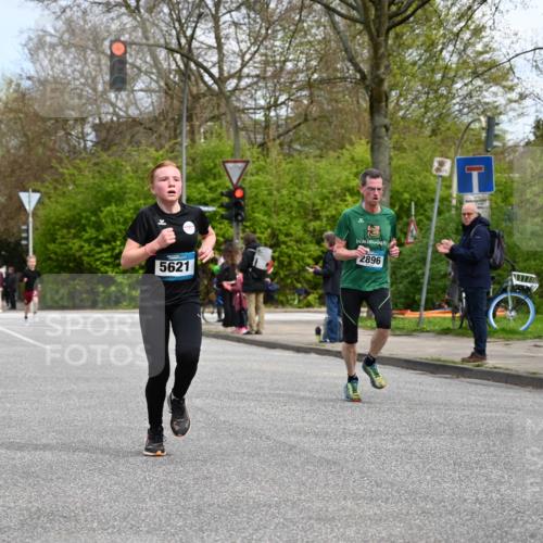 12.04.2026 - 45. Internationalen Wilhelmsburger Insellauf J. Mangold http://msf.ph/oto/9508386 12.04.2026 12:52:50 Ziel 5763, 2896, 5621, 4879, 4891, 5127, 2218, 4183, 3749, 3160, 5628, 5447, 5464, 5358 meine-sportfotos.de