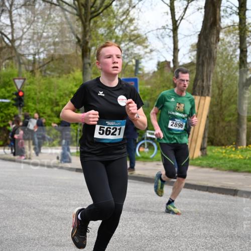 12.04.2026 - 45. Internationalen Wilhelmsburger Insellauf J. Mangold http://msf.ph/oto/9508398 12.04.2026 12:52:51 Ziel 5763, 2896, 5621, 4879, 4891, 5127, 2218, 4183, 3749, 3160, 5628, 5447, 5628, 5447, 5464, 5358 meine-sportfotos.de