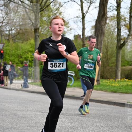 12.04.2026 - 45. Internationalen Wilhelmsburger Insellauf J. Mangold http://msf.ph/oto/9508399 12.04.2026 12:52:51 Ziel 5763, 2896, 5621, 4879, 4891, 5127, 2218, 4183, 3749, 3160, 5628, 5447, 5628, 5447, 5464, 5358 meine-sportfotos.de