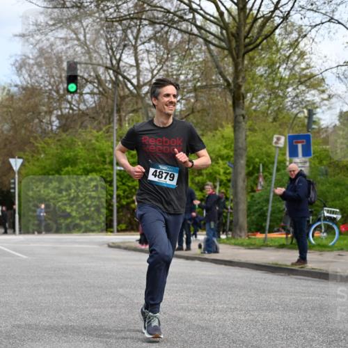 12.04.2026 - 45. Internationalen Wilhelmsburger Insellauf J. Mangold http://msf.ph/oto/9508418 12.04.2026 12:52:58 Ziel 5763, 2896, 5621, 4879, 4891, 5127, 2218, 4183, 3749, 3160, 3160, 5628, 5447, 5464, 5358 meine-sportfotos.de
