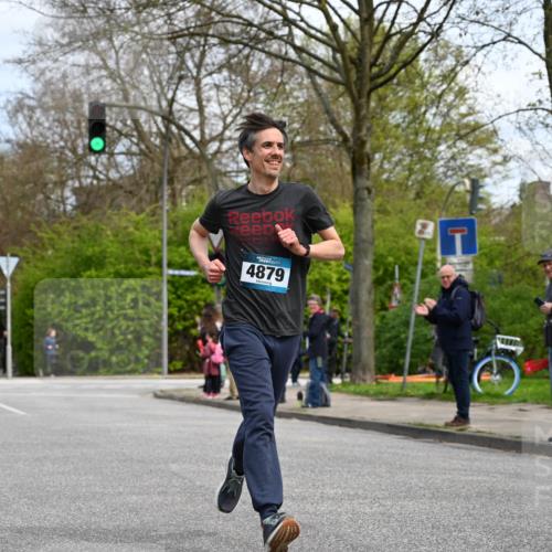 12.04.2026 - 45. Internationalen Wilhelmsburger Insellauf J. Mangold http://msf.ph/oto/9508419 12.04.2026 12:52:58 Ziel 5763, 2896, 5621, 4879, 4891, 5127, 2218, 4183, 3749, 3160, 3160, 5628, 5447, 5464, 5358 meine-sportfotos.de