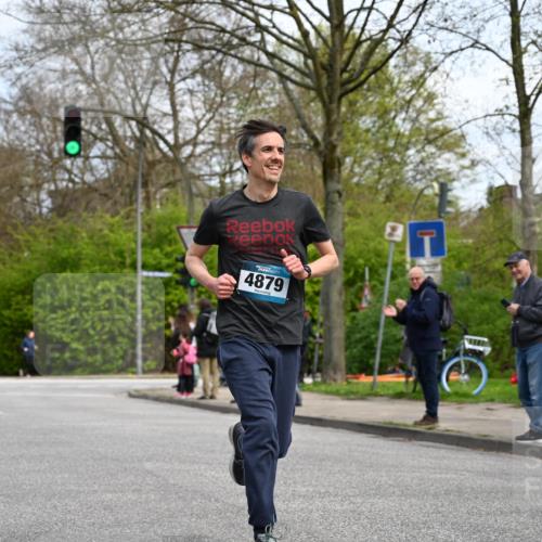 12.04.2026 - 45. Internationalen Wilhelmsburger Insellauf J. Mangold http://msf.ph/oto/9508420 12.04.2026 12:52:58 Ziel 5763, 2896, 5621, 4879, 4891, 5127, 2218, 4183, 3749, 3160, 3160, 5628, 5447, 5464, 5358 meine-sportfotos.de