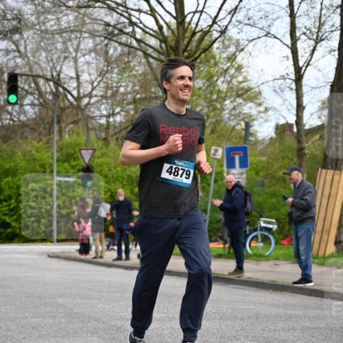 12.04.2026 - 45. Internationalen Wilhelmsburger Insellauf J. Mangold http://msf.ph/oto/9508422 12.04.2026 12:52:58 Ziel 5763, 2896, 5621, 4879, 4891, 5127, 2218, 4183, 3749, 3160, 3160, 5628, 5447, 5464, 5358 meine-sportfotos.de