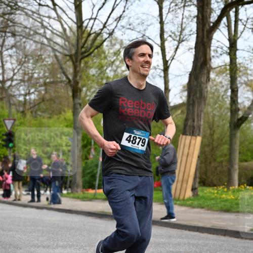 12.04.2026 - 45. Internationalen Wilhelmsburger Insellauf J. Mangold http://msf.ph/oto/9508425 12.04.2026 12:52:58 Ziel 5763, 2896, 5621, 4879, 4891, 5127, 2218, 4183, 3749, 3160, 3160, 5628, 5447, 5464, 5358 meine-sportfotos.de