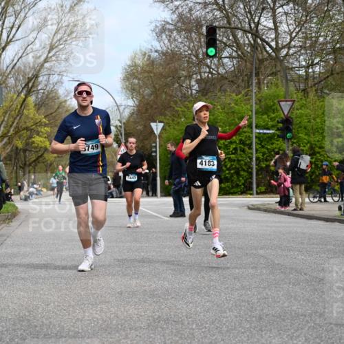 12.04.2026 - 45. Internationalen Wilhelmsburger Insellauf J. Mangold http://msf.ph/oto/9508431 12.04.2026 12:53:04 Ziel 5763, 2896, 5621, 4879, 4891, 5127, 2218, 4183, 3749, 3160, 5628, 5447, 5464, 5358, 3293, 4317 meine-sportfotos.de