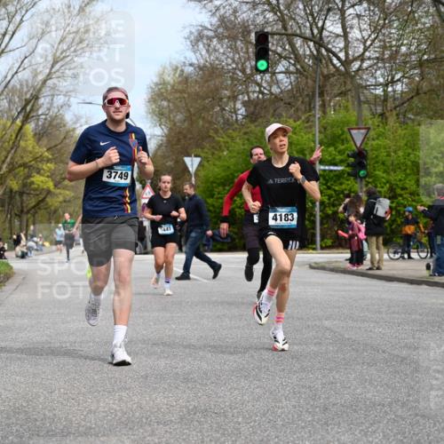 12.04.2026 - 45. Internationalen Wilhelmsburger Insellauf J. Mangold http://msf.ph/oto/9508434 12.04.2026 12:53:05 Ziel 5763, 2896, 5621, 4879, 4891, 5127, 2218, 4183, 3749, 3160, 5628, 5447, 5464, 5358, 3293, 4317, 5227 meine-sportfotos.de