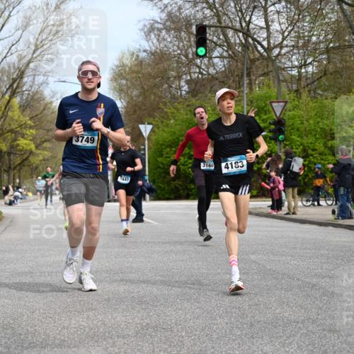 12.04.2026 - 45. Internationalen Wilhelmsburger Insellauf J. Mangold http://msf.ph/oto/9508436 12.04.2026 12:53:05 Ziel 5763, 2896, 5621, 4879, 4891, 5127, 2218, 4183, 3749, 3160, 5628, 5447, 5464, 5358, 3293, 4317, 5227 meine-sportfotos.de