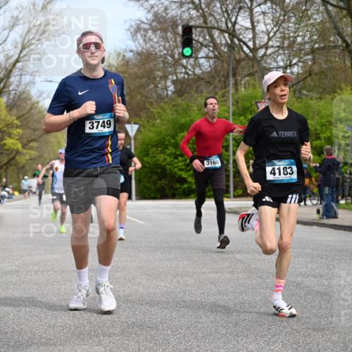 12.04.2026 - 45. Internationalen Wilhelmsburger Insellauf J. Mangold http://msf.ph/oto/9508441 12.04.2026 12:53:05 Ziel 5763, 2896, 5621, 4879, 4891, 5127, 2218, 4183, 3749, 3160, 5628, 5447, 5464, 5358, 3293, 4317, 5227 meine-sportfotos.de