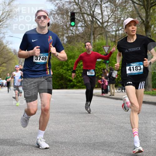 12.04.2026 - 45. Internationalen Wilhelmsburger Insellauf J. Mangold http://msf.ph/oto/9508444 12.04.2026 12:53:05 Ziel 5763, 2896, 5621, 4879, 4891, 5127, 2218, 4183, 3749, 3160, 5628, 5447, 5464, 5358, 3293, 4317, 5227 meine-sportfotos.de