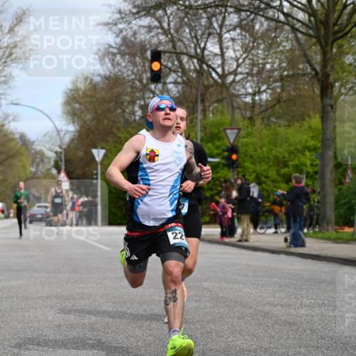 12.04.2026 - 45. Internationalen Wilhelmsburger Insellauf J. Mangold http://msf.ph/oto/9508449 12.04.2026 12:53:07 Ziel 5763, 2896, 5621, 4879, 4891, 5127, 2218, 4183, 3749, 3160, 5628, 5447, 5464, 5464, 5358, 3293, 4317, 5227, 3294, 3520 meine-sportfotos.de
