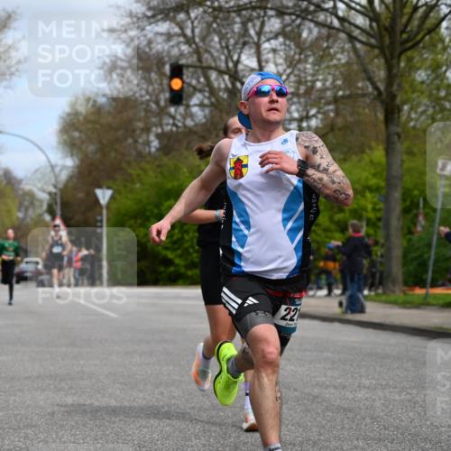 12.04.2026 - 45. Internationalen Wilhelmsburger Insellauf J. Mangold http://msf.ph/oto/9508452 12.04.2026 12:53:08 Ziel 2896, 5621, 4879, 4891, 5127, 2218, 4183, 3749, 3160, 5628, 5447, 5464, 5358, 5358, 3293, 4317, 5227, 3294, 3520, 5143 meine-sportfotos.de