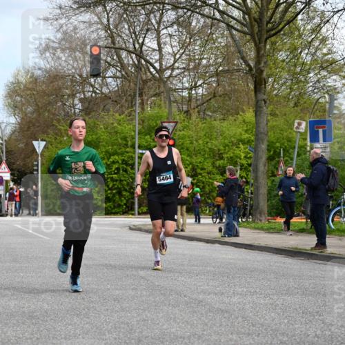 12.04.2026 - 45. Internationalen Wilhelmsburger Insellauf J. Mangold http://msf.ph/oto/9508457 12.04.2026 12:53:13 Ziel 5127, 2218, 4183, 3749, 3160, 5628, 5447, 5464, 5358, 3293, 4317, 5227, 3294, 3520, 5143, 5754, 4592, 4455, 4037 meine-sportfotos.de
