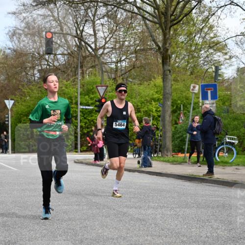 12.04.2026 - 45. Internationalen Wilhelmsburger Insellauf J. Mangold http://msf.ph/oto/9508461 12.04.2026 12:53:13 Ziel 5127, 2218, 4183, 3749, 3160, 5628, 5447, 5464, 5358, 3293, 4317, 5227, 3294, 3520, 5143, 5754, 4592, 4455, 4037 meine-sportfotos.de