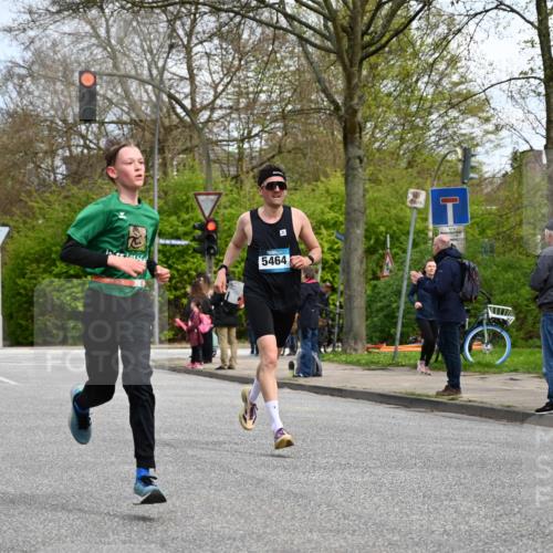 12.04.2026 - 45. Internationalen Wilhelmsburger Insellauf J. Mangold http://msf.ph/oto/9508463 12.04.2026 12:53:13 Ziel 5127, 2218, 4183, 3749, 3160, 5628, 5447, 5464, 5358, 3293, 4317, 5227, 3294, 3520, 5143, 5754, 4592, 4455, 4037 meine-sportfotos.de