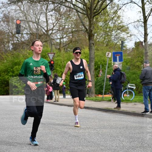 12.04.2026 - 45. Internationalen Wilhelmsburger Insellauf J. Mangold http://msf.ph/oto/9508465 12.04.2026 12:53:13 Ziel 5127, 2218, 4183, 3749, 3160, 5628, 5447, 5464, 5358, 3293, 4317, 5227, 3294, 3520, 5143, 5754, 4592, 4455, 4037 meine-sportfotos.de