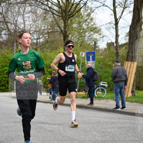 12.04.2026 - 45. Internationalen Wilhelmsburger Insellauf J. Mangold http://msf.ph/oto/9508468 12.04.2026 12:53:14 Ziel 2218, 4183, 3749, 3160, 5628, 5447, 5464, 5358, 3293, 4317, 5227, 3294, 3520, 5143, 5754, 4592, 4455, 4037, 5784 meine-sportfotos.de