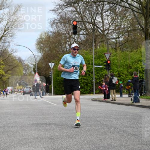 12.04.2026 - 45. Internationalen Wilhelmsburger Insellauf J. Mangold http://msf.ph/oto/9508469 12.04.2026 12:53:19 Ziel 4183, 3749, 3160, 5628, 5447, 5464, 5358, 3293, 4317, 5227, 3294, 3520, 5143, 5754, 4592, 4455, 4037, 5784, 5785, 4658 meine-sportfotos.de