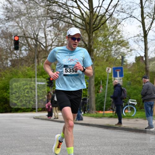 12.04.2026 - 45. Internationalen Wilhelmsburger Insellauf J. Mangold http://msf.ph/oto/9508480 12.04.2026 12:53:20 Ziel 4183, 3749, 3160, 5628, 5447, 5464, 5358, 3293, 4317, 5227, 3294, 3520, 5143, 5143, 5754, 4592, 4455, 4037, 5784, 5785, 4658 meine-sportfotos.de