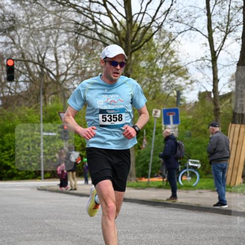 12.04.2026 - 45. Internationalen Wilhelmsburger Insellauf J. Mangold http://msf.ph/oto/9508481 12.04.2026 12:53:20 Ziel 4183, 3749, 3160, 5628, 5447, 5464, 5358, 3293, 4317, 5227, 3294, 3520, 5143, 5143, 5754, 4592, 4455, 4037, 5784, 5785, 4658 meine-sportfotos.de