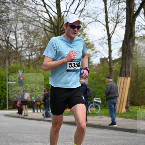 12.04.2026 - 45. Internationalen Wilhelmsburger Insellauf J. Mangold http://msf.ph/oto/9508483 12.04.2026 12:53:20 Ziel 4183, 3749, 3160, 5628, 5447, 5464, 5358, 3293, 4317, 5227, 3294, 3520, 5143, 5143, 5754, 4592, 4455, 4037, 5784, 5785, 4658 meine-sportfotos.de