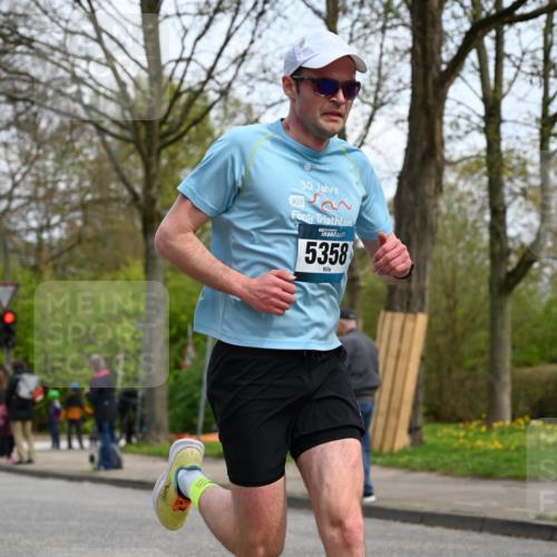 12.04.2026 - 45. Internationalen Wilhelmsburger Insellauf J. Mangold http://msf.ph/oto/9508485 12.04.2026 12:53:20 Ziel 4183, 3749, 3160, 5628, 5447, 5464, 5358, 3293, 4317, 5227, 3294, 3520, 5143, 5143, 5754, 4592, 4455, 4037, 5784, 5785, 4658 meine-sportfotos.de