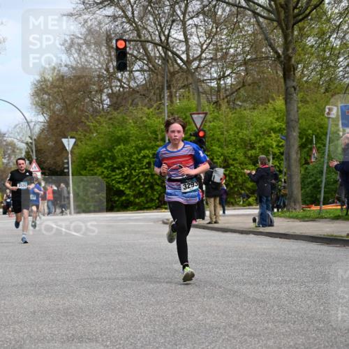12.04.2026 - 45. Internationalen Wilhelmsburger Insellauf J. Mangold http://msf.ph/oto/9508486 12.04.2026 12:53:33 Ziel 5358, 3293, 4317, 5227, 3294, 3520, 5143, 5754, 5754, 4592, 4455, 4037, 5784, 5785, 4658, 5787, 3254, 5788, 3000, 4823 meine-sportfotos.de