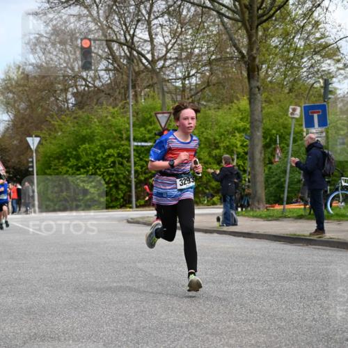 12.04.2026 - 45. Internationalen Wilhelmsburger Insellauf J. Mangold http://msf.ph/oto/9508490 12.04.2026 12:53:33 Ziel 5358, 3293, 4317, 5227, 3294, 3520, 5143, 5754, 5754, 4592, 4455, 4037, 5784, 5785, 4658, 5787, 3254, 5788, 3000, 4823 meine-sportfotos.de
