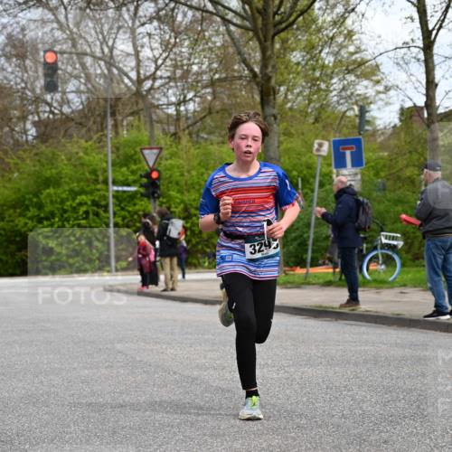 12.04.2026 - 45. Internationalen Wilhelmsburger Insellauf J. Mangold http://msf.ph/oto/9508495 12.04.2026 12:53:34 Ziel 3293, 4317, 5227, 3294, 3520, 5143, 5754, 4592, 4592, 4455, 4037, 5784, 5785, 4658, 5787, 5787, 3254, 5788, 3000, 4823 meine-sportfotos.de