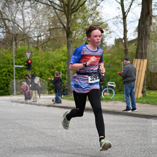 12.04.2026 - 45. Internationalen Wilhelmsburger Insellauf J. Mangold http://msf.ph/oto/9508498 12.04.2026 12:53:34 Ziel 3293, 4317, 5227, 3294, 3520, 5143, 5754, 4592, 4592, 4455, 4037, 5784, 5785, 4658, 5787, 5787, 3254, 5788, 3000, 4823 meine-sportfotos.de