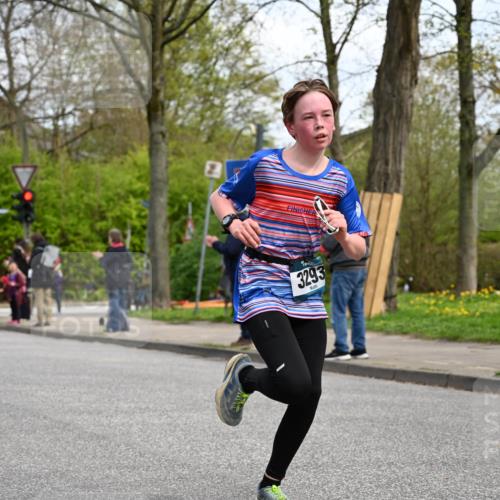 12.04.2026 - 45. Internationalen Wilhelmsburger Insellauf J. Mangold http://msf.ph/oto/9508500 12.04.2026 12:53:34 Ziel 3293, 4317, 5227, 3294, 3520, 5143, 5754, 4592, 4592, 4455, 4037, 5784, 5785, 4658, 5787, 5787, 3254, 5788, 3000, 4823 meine-sportfotos.de