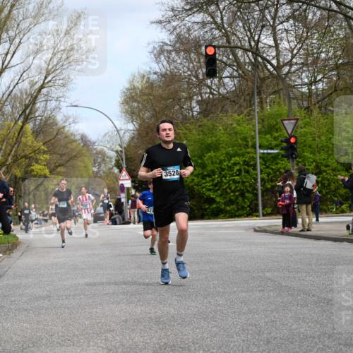 12.04.2026 - 45. Internationalen Wilhelmsburger Insellauf J. Mangold http://msf.ph/oto/9508505 12.04.2026 12:53:36 Ziel 3293, 4317, 5227, 3294, 3520, 5143, 5754, 4592, 4455, 4037, 5784, 5785, 4658, 5787, 3254, 3254, 5788, 3000, 4823 meine-sportfotos.de