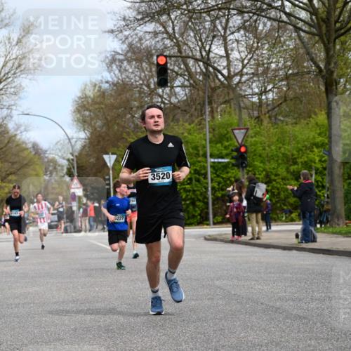 12.04.2026 - 45. Internationalen Wilhelmsburger Insellauf J. Mangold http://msf.ph/oto/9508513 12.04.2026 12:53:36 Ziel 3293, 4317, 5227, 3294, 3520, 5143, 5754, 4592, 4455, 4037, 5784, 5785, 4658, 5787, 3254, 3254, 5788, 3000, 4823 meine-sportfotos.de