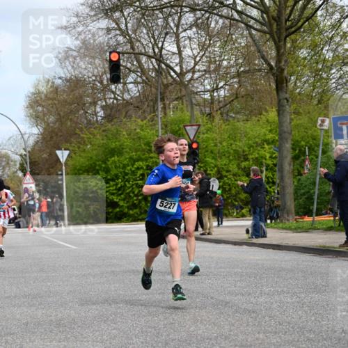 12.04.2026 - 45. Internationalen Wilhelmsburger Insellauf J. Mangold http://msf.ph/oto/9508529 12.04.2026 12:53:38 Ziel 3293, 4317, 5227, 3294, 3520, 5143, 5754, 4592, 4455, 4037, 5784, 5784, 5785, 4658, 5787, 3254, 5788, 3000, 4823, 5743 meine-sportfotos.de