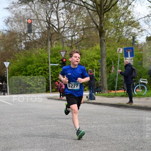 12.04.2026 - 45. Internationalen Wilhelmsburger Insellauf J. Mangold http://msf.ph/oto/9508534 12.04.2026 12:53:38 Ziel 3293, 4317, 5227, 3294, 3520, 5143, 5754, 4592, 4455, 4037, 5784, 5784, 5785, 4658, 5787, 3254, 5788, 3000, 4823, 5743 meine-sportfotos.de