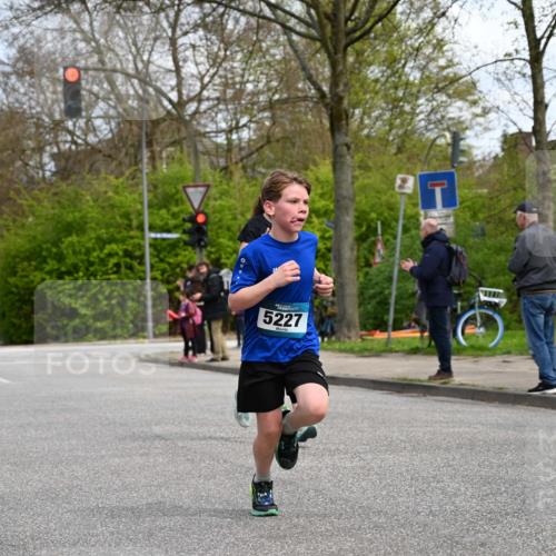12.04.2026 - 45. Internationalen Wilhelmsburger Insellauf J. Mangold http://msf.ph/oto/9508536 12.04.2026 12:53:39 Ziel 3293, 4317, 5227, 3294, 3520, 5143, 5754, 4592, 4455, 4037, 5784, 5785, 5785, 4658, 5787, 3254, 5788, 3000, 4823, 5743 meine-sportfotos.de