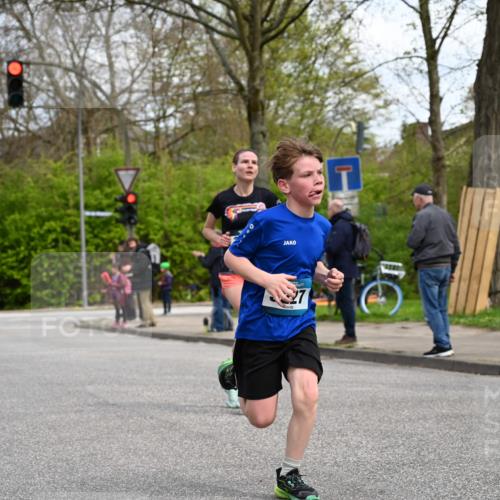 12.04.2026 - 45. Internationalen Wilhelmsburger Insellauf J. Mangold http://msf.ph/oto/9508539 12.04.2026 12:53:39 Ziel 3293, 4317, 5227, 3294, 3520, 5143, 5754, 4592, 4455, 4037, 5784, 5785, 5785, 4658, 5787, 3254, 5788, 3000, 4823, 5743 meine-sportfotos.de