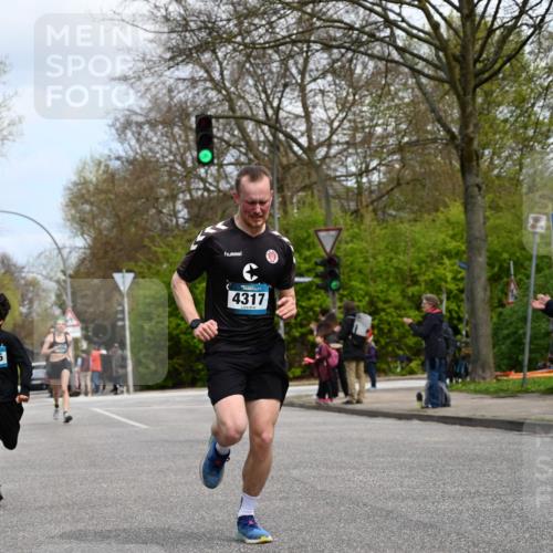12.04.2026 - 45. Internationalen Wilhelmsburger Insellauf J. Mangold http://msf.ph/oto/9508566 12.04.2026 12:53:43 Ziel 3293, 4317, 5227, 3294, 3520, 5143, 5754, 4592, 4455, 4037, 5784, 5785, 4658, 5787, 3254, 5788, 3000, 4823, 5743, 4924 meine-sportfotos.de