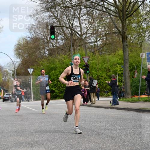 12.04.2026 - 45. Internationalen Wilhelmsburger Insellauf J. Mangold http://msf.ph/oto/9508594 12.04.2026 12:53:47 Ziel 3293, 4317, 5227, 3294, 3520, 5143, 5754, 4592, 4455, 4037, 5784, 5785, 4658, 5787, 3254, 5788, 3000, 4823, 5743, 4924, 5630, 5858, 3661, 2852, 2085 meine-sportfotos.de