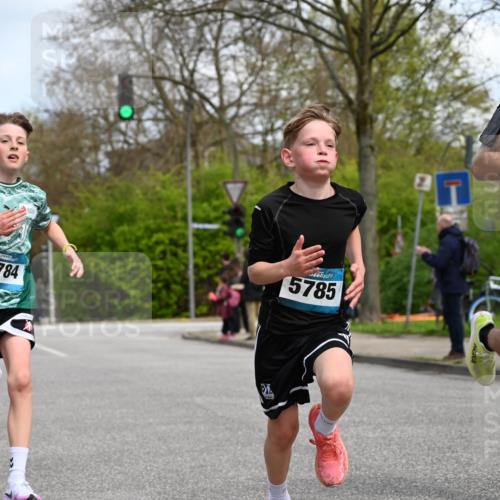 12.04.2026 - 45. Internationalen Wilhelmsburger Insellauf J. Mangold http://msf.ph/oto/9508617 12.04.2026 12:53:50 Ziel 4317, 5227, 3294, 3520, 5143, 5754, 4592, 4455, 4037, 5784, 5785, 4658, 5787, 3254, 5788, 3000, 4823, 5743, 4924, 5630, 5858, 3661, 2852, 2085 meine-sportfotos.de