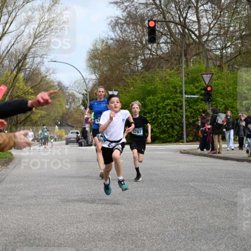 12.04.2026 - 45. Internationalen Wilhelmsburger Insellauf J. Mangold http://msf.ph/oto/9508623 12.04.2026 12:53:57 Ziel 5143, 5754, 4592, 4455, 4037, 5784, 5785, 4658, 5787, 3254, 5788, 3000, 4823, 3000, 4823, 5743, 4924, 5630, 5858, 5630, 5858, 3661, 2852, 2085, 5016 meine-sportfotos.de