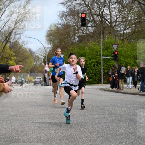 12.04.2026 - 45. Internationalen Wilhelmsburger Insellauf J. Mangold http://msf.ph/oto/9508626 12.04.2026 12:53:57 Ziel 5143, 5754, 4592, 4455, 4037, 5784, 5785, 4658, 5787, 3254, 5788, 3000, 4823, 3000, 4823, 5743, 4924, 5630, 5858, 5630, 5858, 3661, 2852, 2085, 5016 meine-sportfotos.de