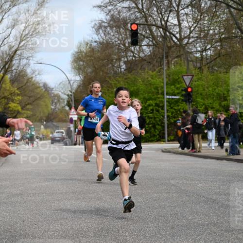 12.04.2026 - 45. Internationalen Wilhelmsburger Insellauf J. Mangold http://msf.ph/oto/9508627 12.04.2026 12:53:57 Ziel 5143, 5754, 4592, 4455, 4037, 5784, 5785, 4658, 5787, 3254, 5788, 3000, 4823, 3000, 4823, 5743, 4924, 5630, 5858, 5630, 5858, 3661, 2852, 2085, 5016 meine-sportfotos.de