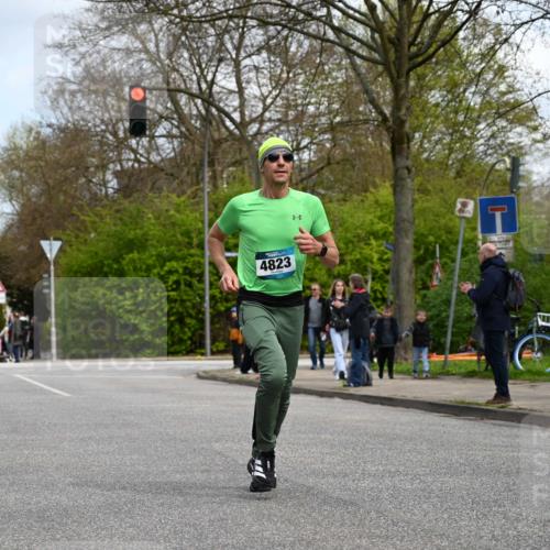 12.04.2026 - 45. Internationalen Wilhelmsburger Insellauf J. Mangold http://msf.ph/oto/9508647 12.04.2026 12:54:01 Ziel 4455, 4037, 5784, 5785, 4658, 5787, 3254, 5788, 3000, 4823, 5743, 5743, 4924, 5630, 5858, 3661, 2852, 2085, 5016 meine-sportfotos.de