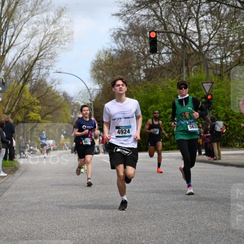 12.04.2026 - 45. Internationalen Wilhelmsburger Insellauf J. Mangold http://msf.ph/oto/9508667 12.04.2026 12:54:10 Ziel 5787, 3254, 5788, 3000, 4823, 5743, 4924, 5630, 5858, 3661, 2852, 3661, 2852, 2085, 5016, 3157, 5283, 3163, 4472 meine-sportfotos.de